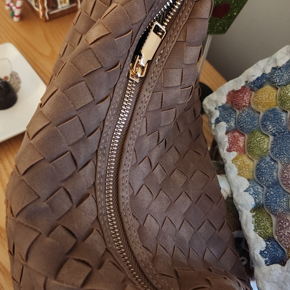 Urban Expressions Tan Woven Hobo Bag - Picture 4 of 12